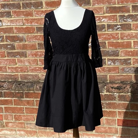 Topshop Dresses & Skirts - Topshop Black Lace Dress Size 12 Waist Tie Back Crop Sleeves Skater